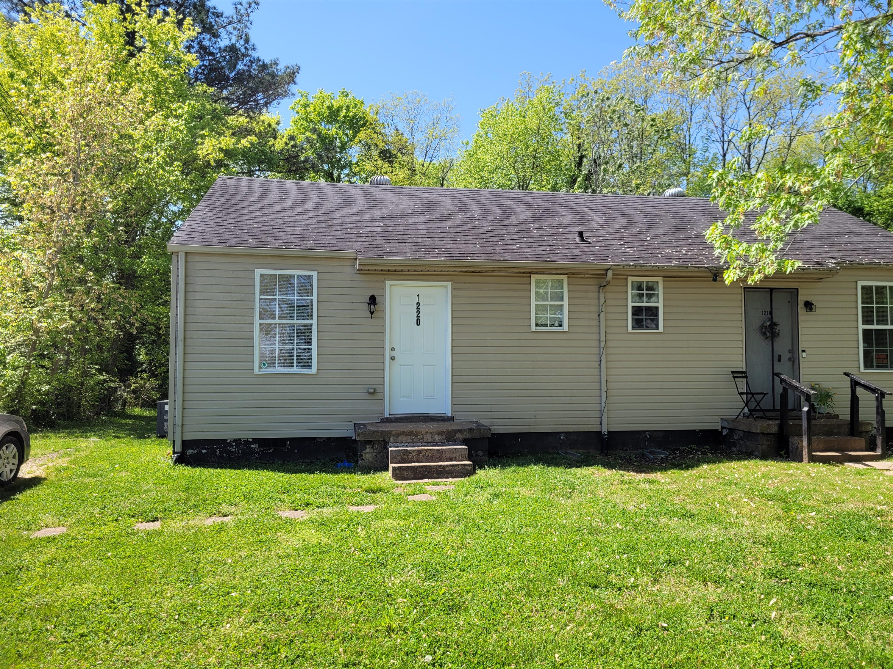 1220 Greenfield Drive